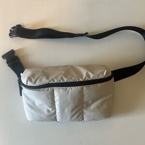 CALPAK Insulated Adjustable Fanny Pack